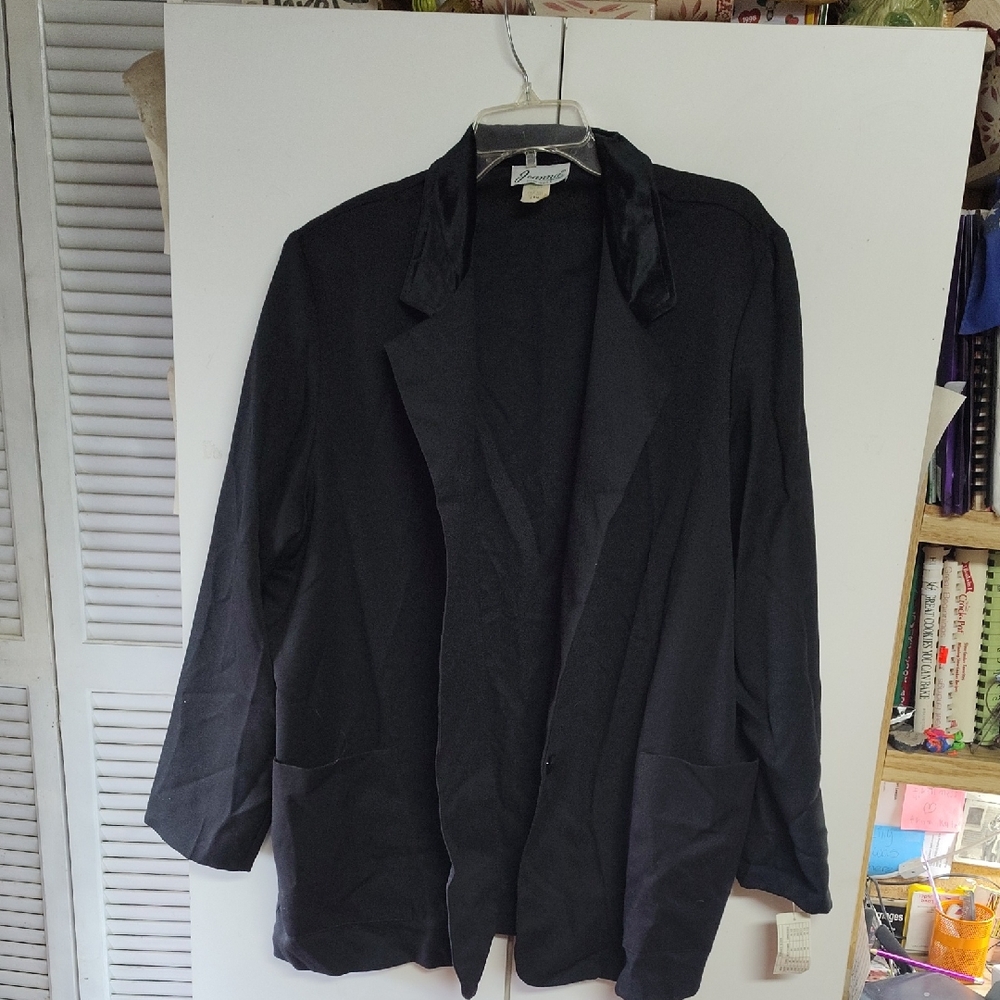Elegant Black Women's Blazer
